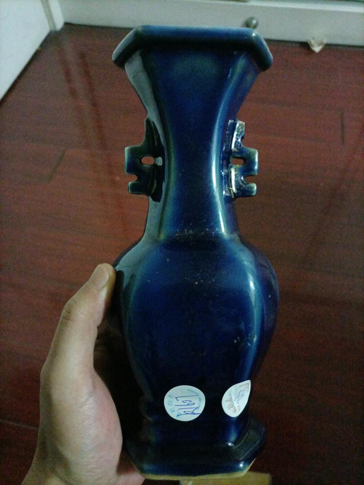 清中期清乾隆霁蓝釉双耳方瓶是否有收藏价值2023年02月26日-唐珍收藏