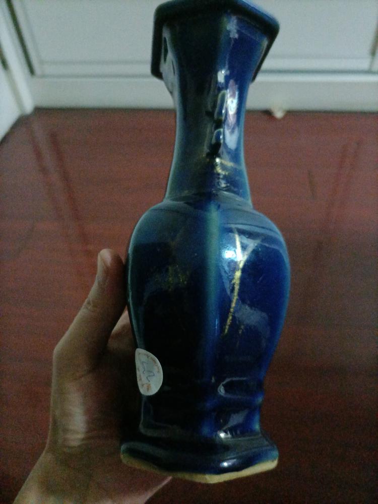 清中期清乾隆霁蓝釉双耳方瓶是否有收藏价值2023年02月26日-唐珍收藏